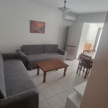 Teemo'S Apartments Sarandë Exterior foto